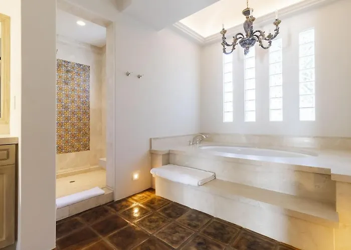 Luxurious 5bd Del Mar Palmilla Staffed And Swimmable