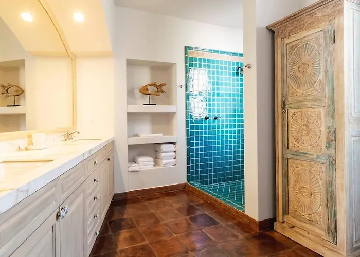 Luxurious 5bd Del Mar Palmilla Staffed And Swimmable Villa