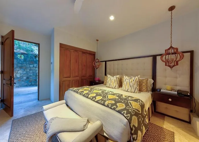 Villa Luxurious 5bd Del Mar Palmilla Staffed And Swimmable *